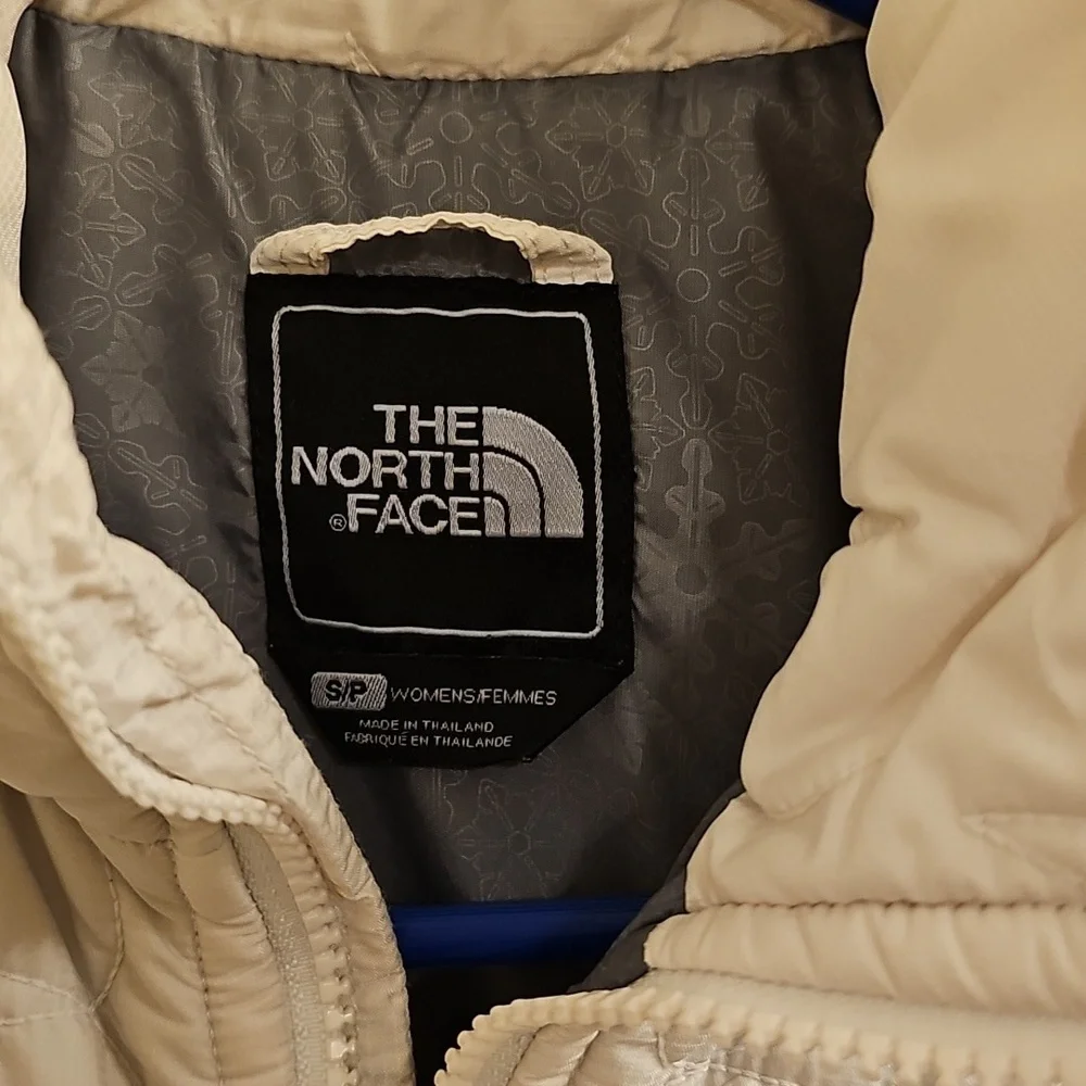 The North Face Women's Quilted White Snowflake Design Jacket